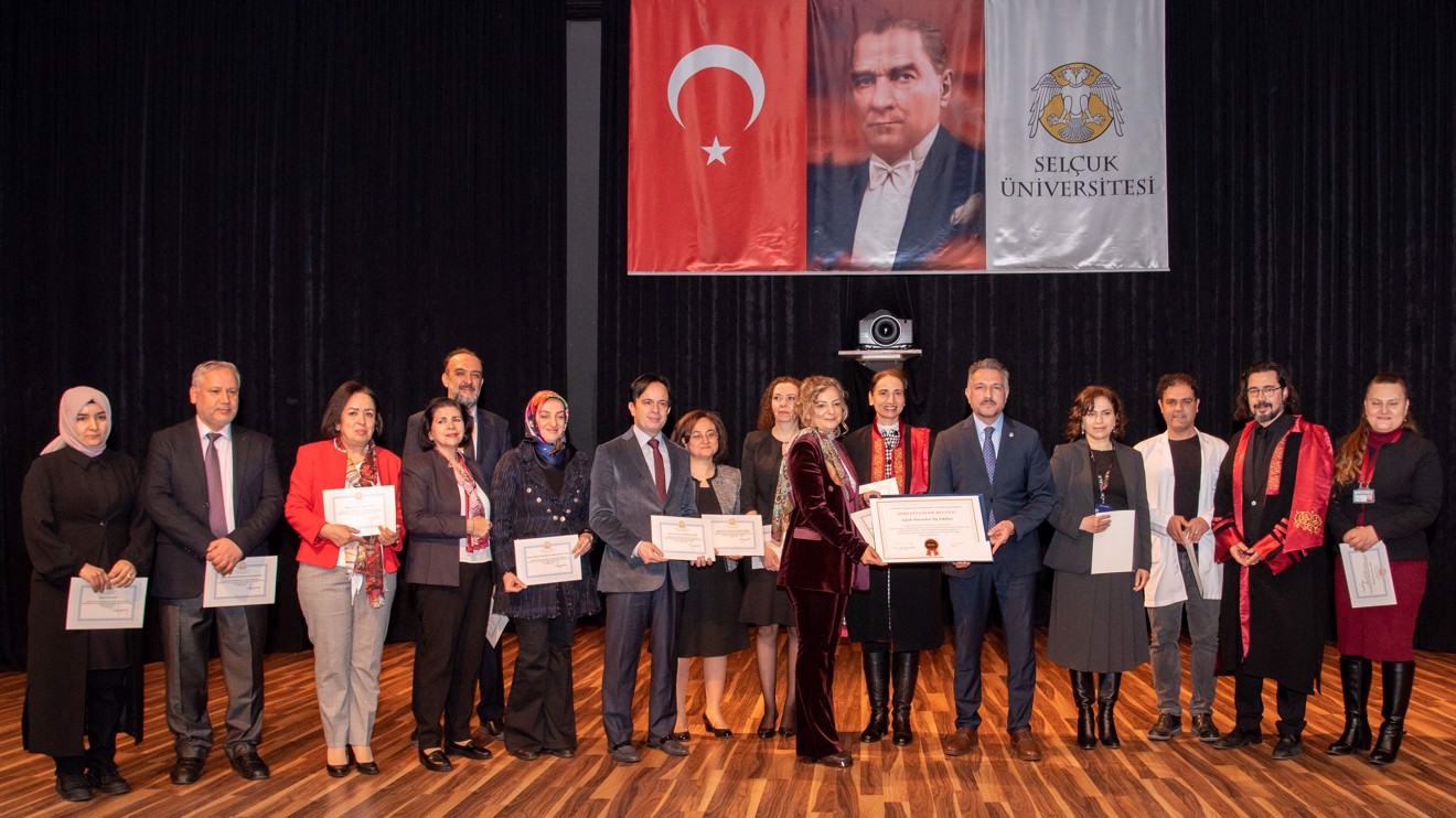 14 Mart Cübbe Giydirme ve Ödül Töreni Düzenlendi